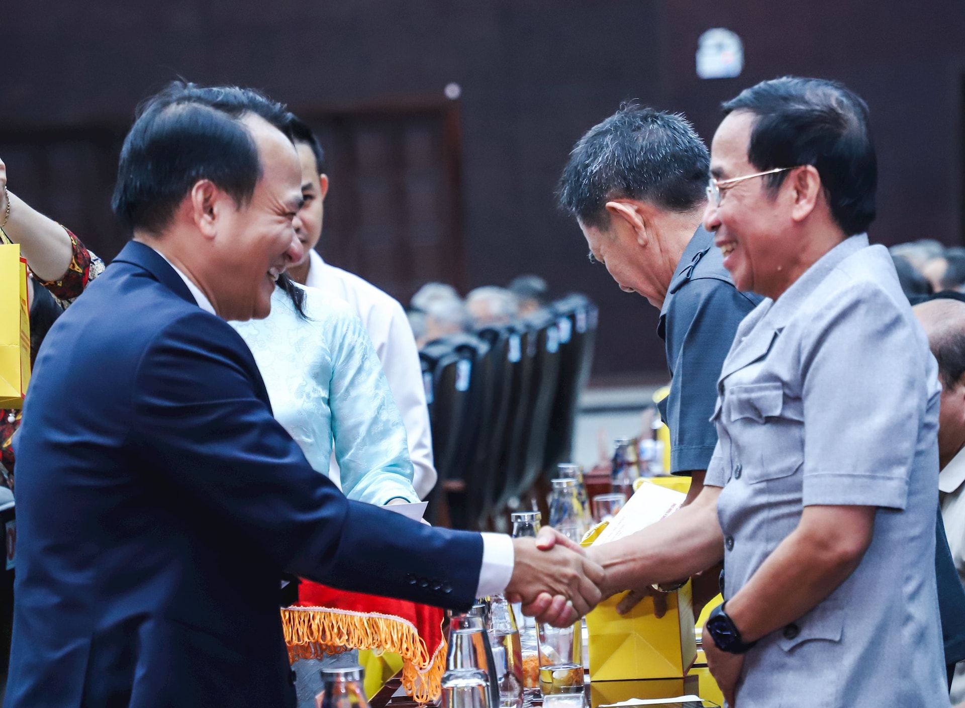 25 anh vingh trao