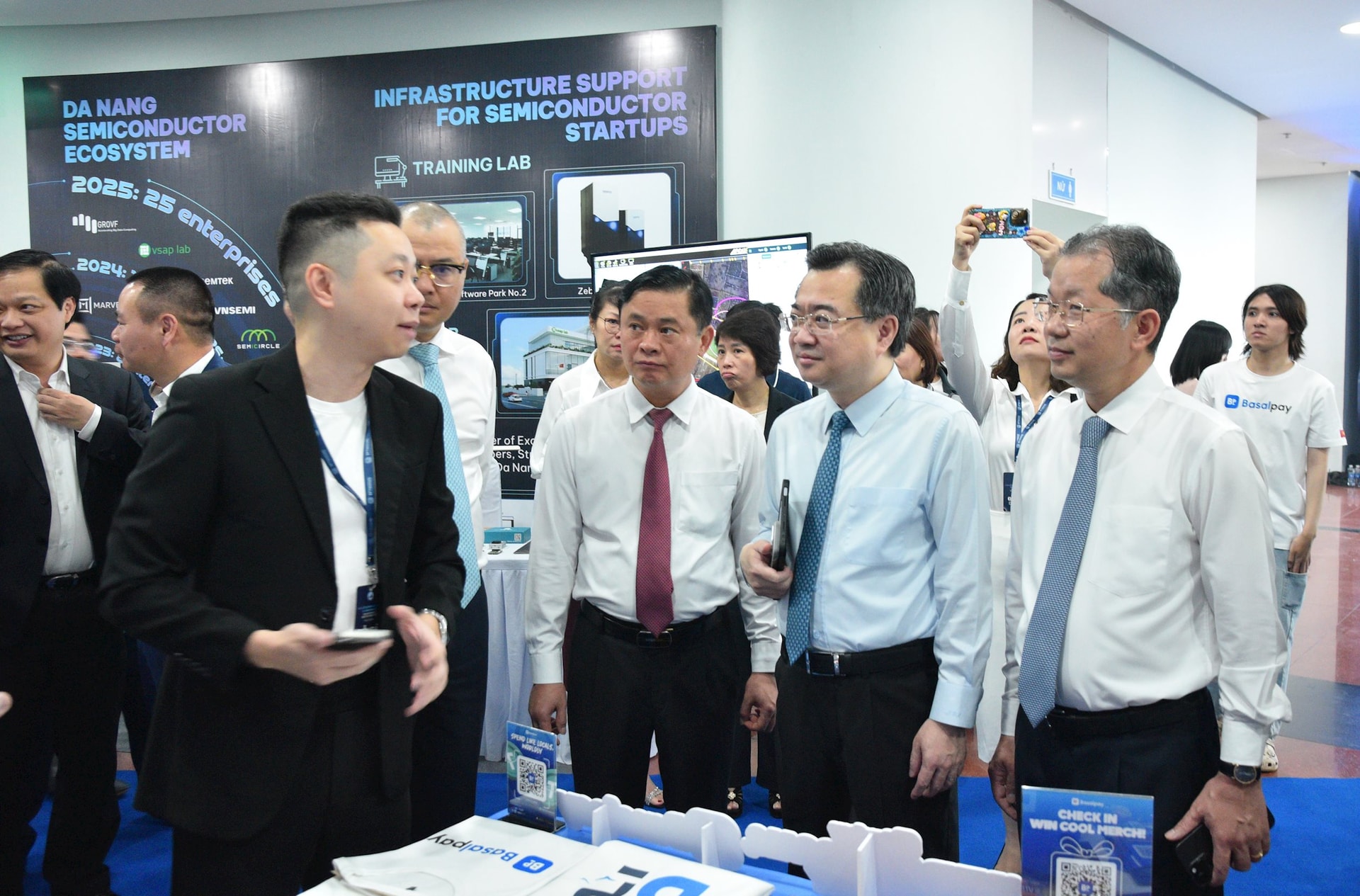 Khai mạc Tuần lễ Tài chính và Công nghệ Đà Nẵng năm 2025