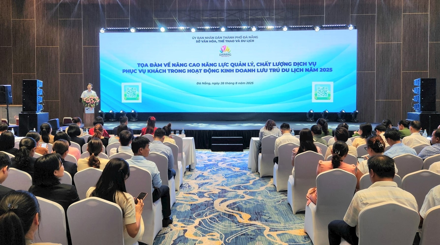 Nâng cao năng lực phục vụ khách trong hoạt động kinh doanh lưu trú du lịch