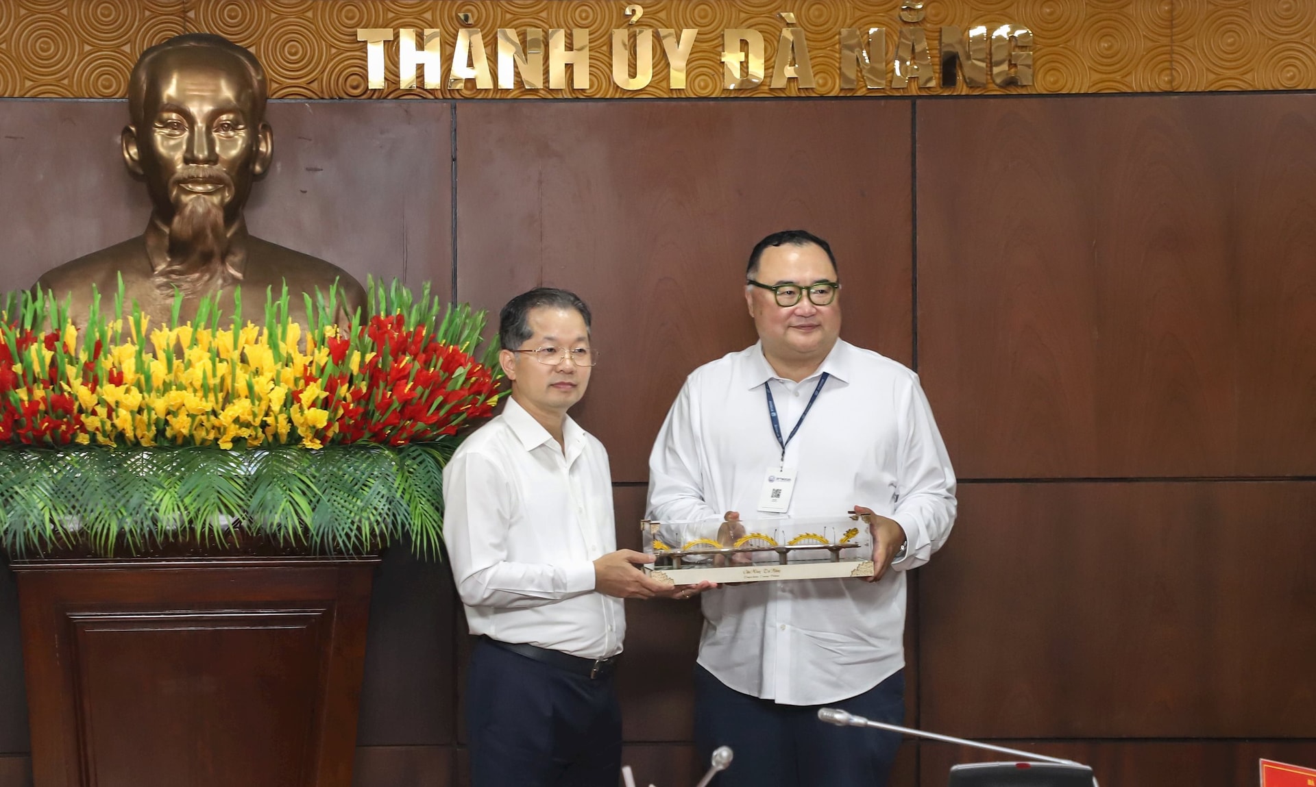 Lãnh đạo thành phố Đà Nẵng tiếp Chủ tịch Tập đoàn Sun Seven Stars Investment (Hoa Kỳ)