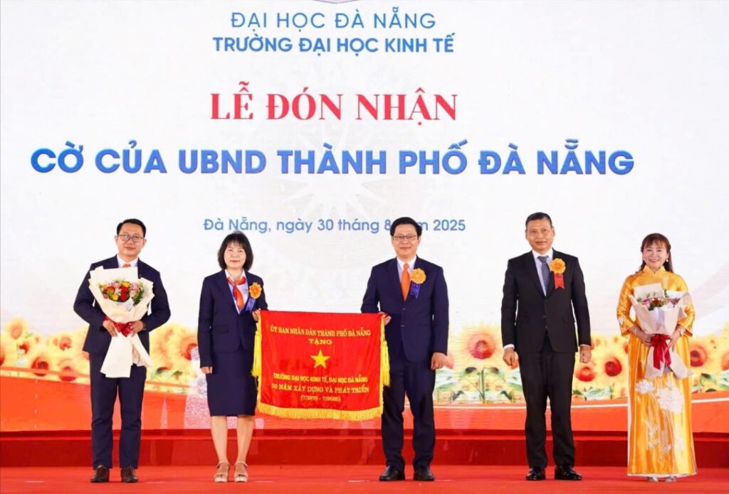 50 dai hoc kinh te 1
