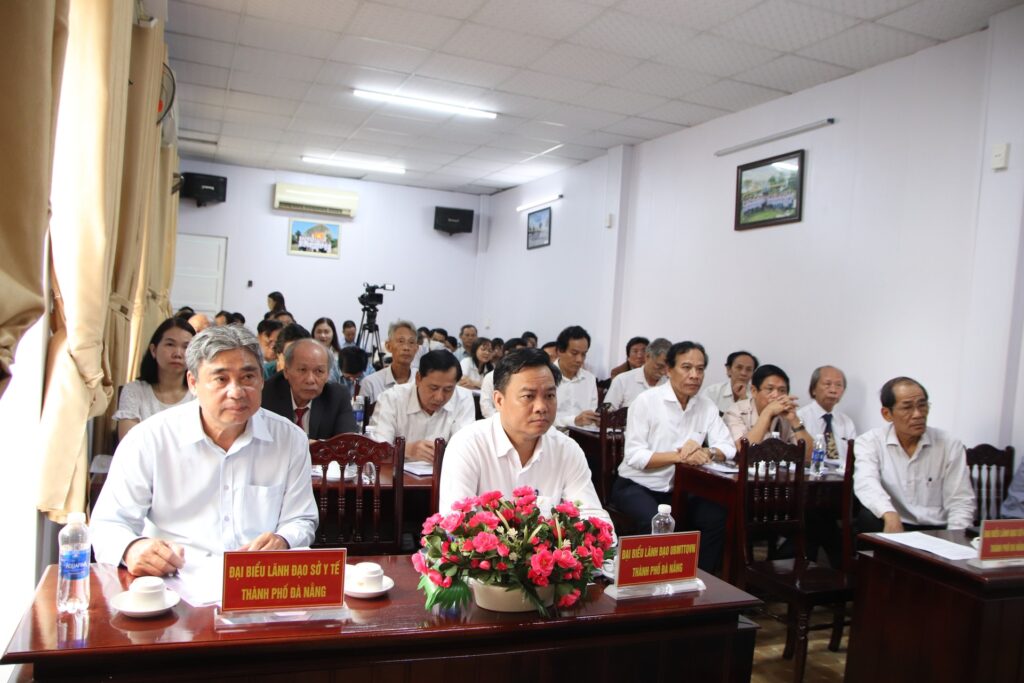BCH hoi dong y thanh pho DN lan 1 1
