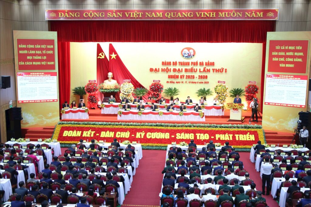 Be mac Dai hoi Dang bo lan 1 12
