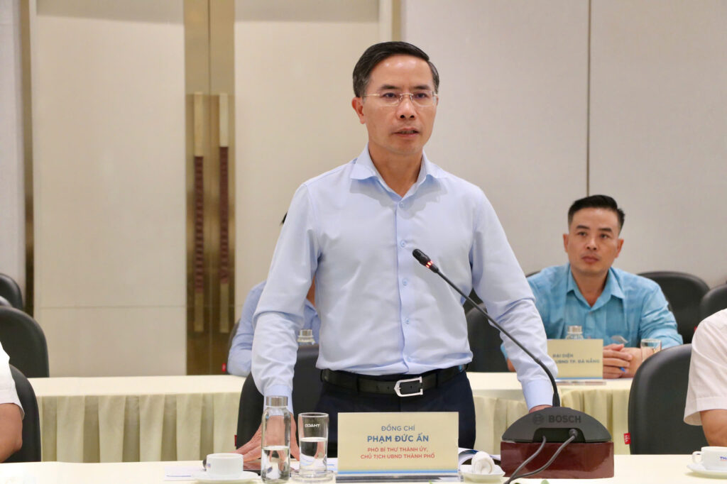 Chu tich TP kiem tra cac cong trinh trong diem 9 2025 9
