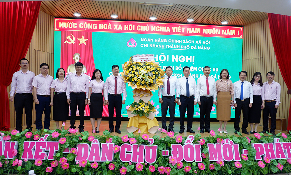 Cong bo quyet dinh GD Ngan hang chinh sach xa hoi Da Nang 1