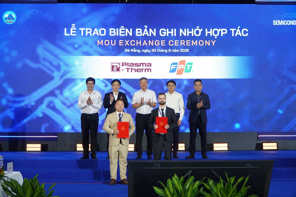 Ký kết nhiều biên bản ghi nhớ phát triển nhân lực vi mạch bán dẫn Đà Nẵng