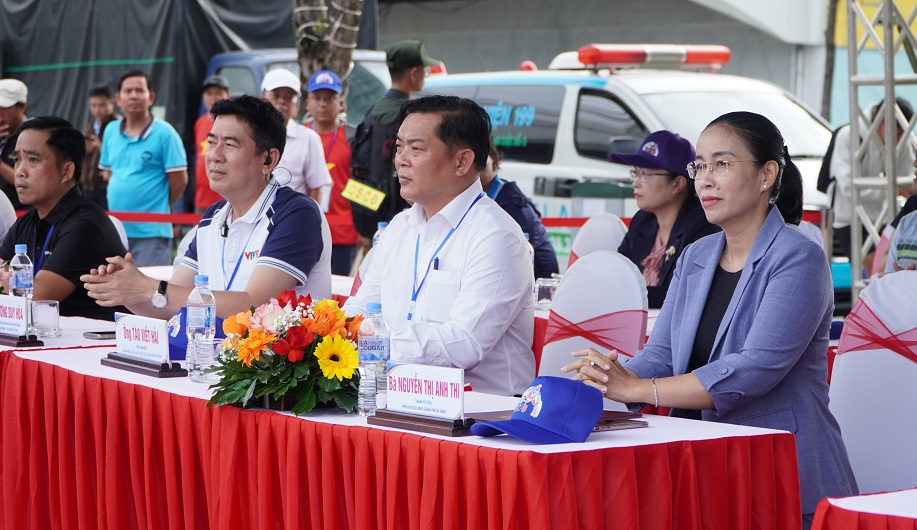 Phường Hoà Cường và CLB Cẩm Chánh đoạt giải Nhất đua thuyền truyền thống Đà Nẵng 2025