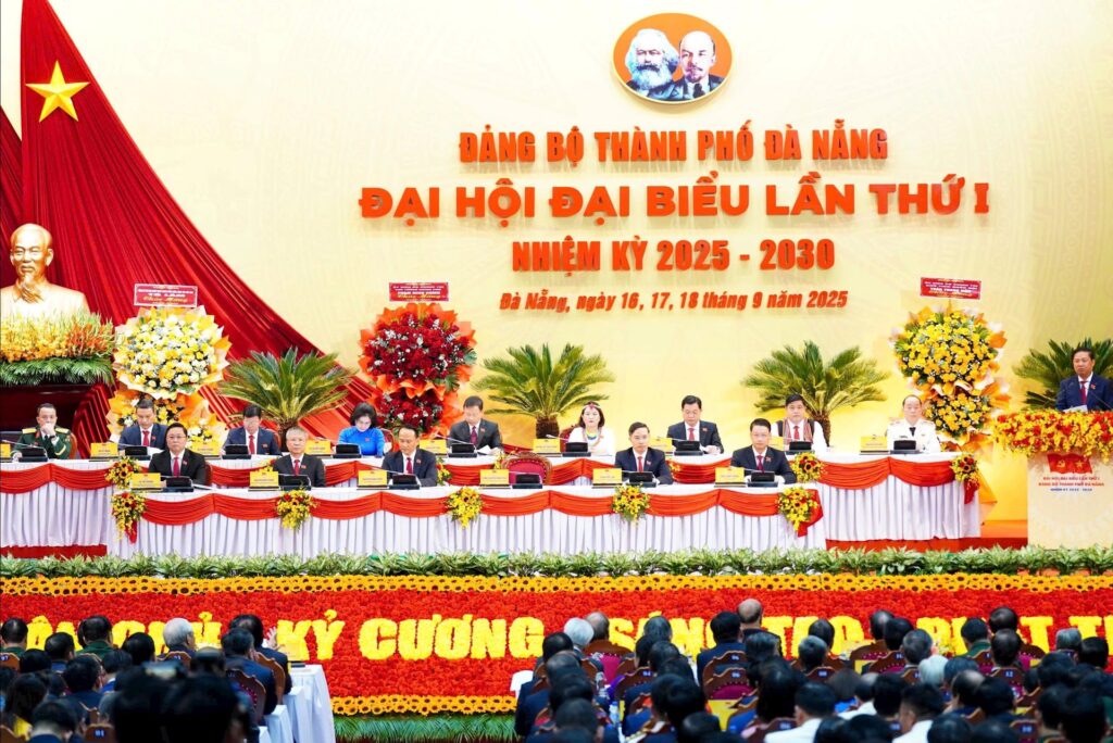 Dai hoi Dang bo lan 1 10