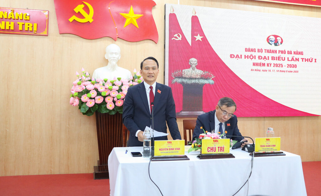 Dai hoi Dang bo lan 1 13