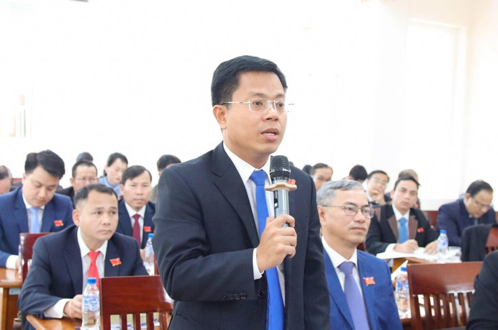 Dai hoi Dang bo lan 1 17