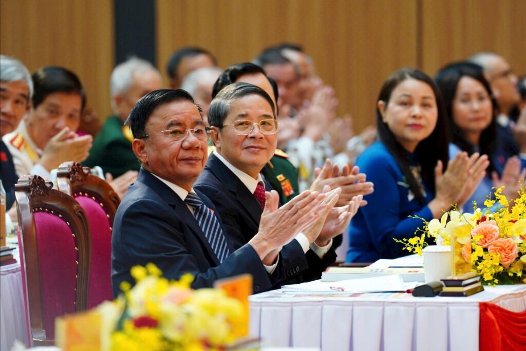 Dai hoi Dang bo lan 1 8