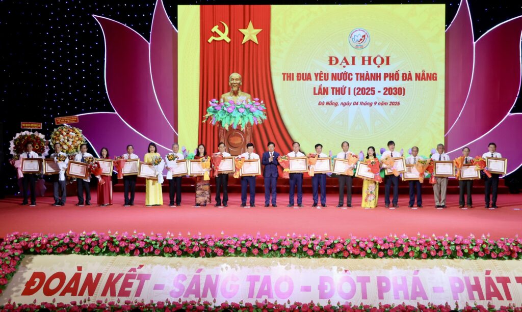 Dai hoi thi dua yeu nuoc lan 1 1