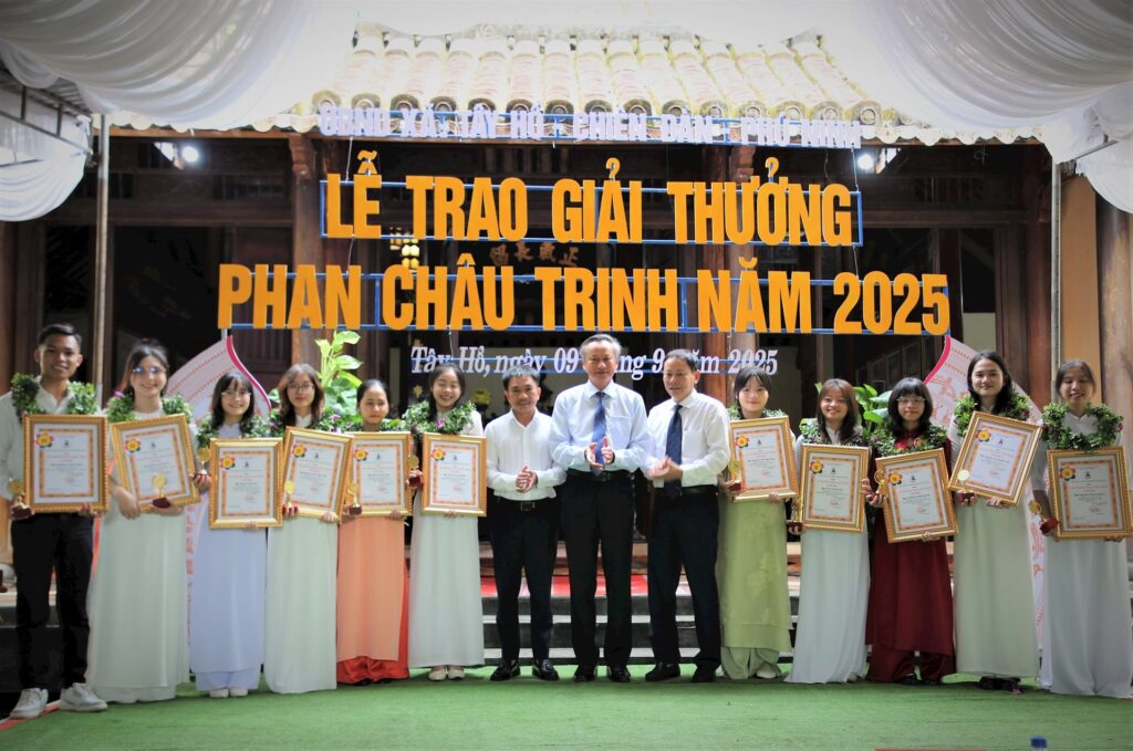 Giai thuong Phan Chau Trinh 2025 2