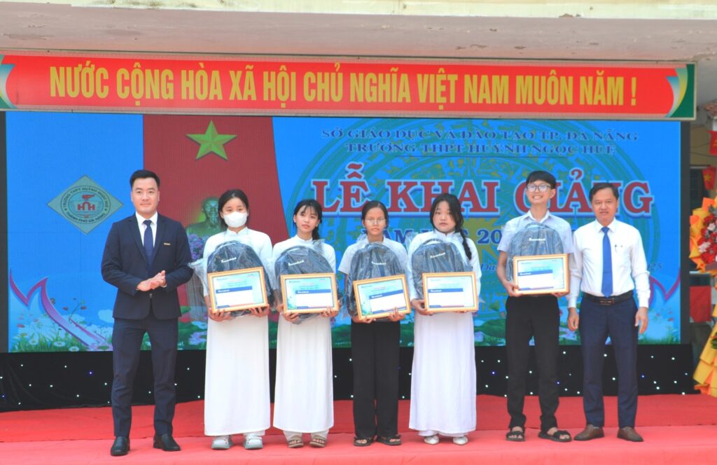 Khai giang nam hoc 2025 2026 16