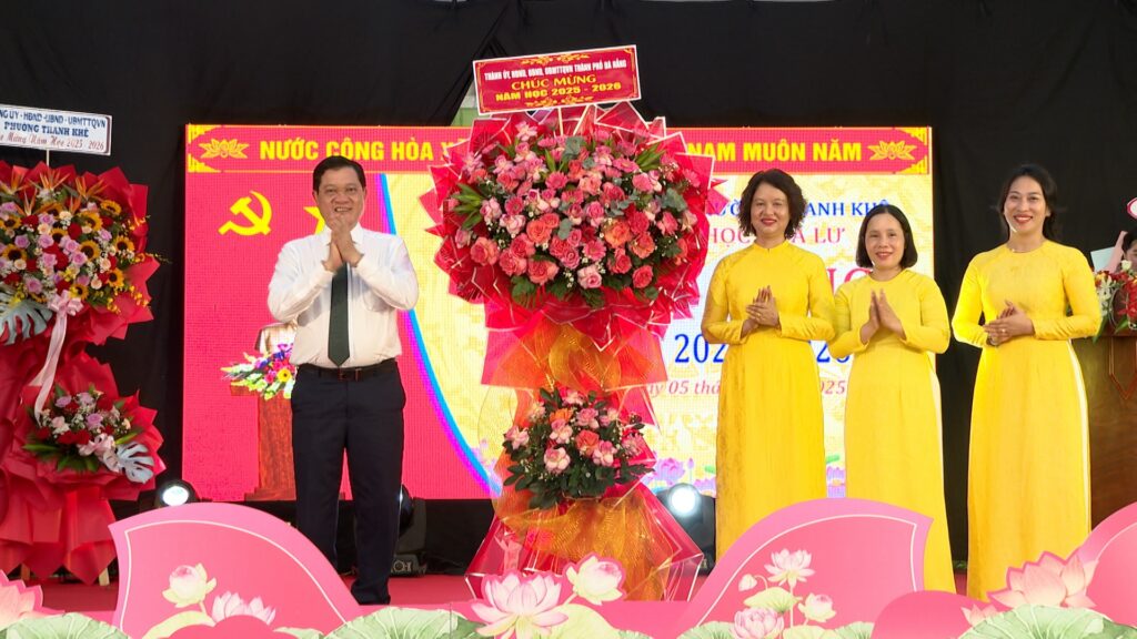 Khai giang nam hoc 2025 2026 18