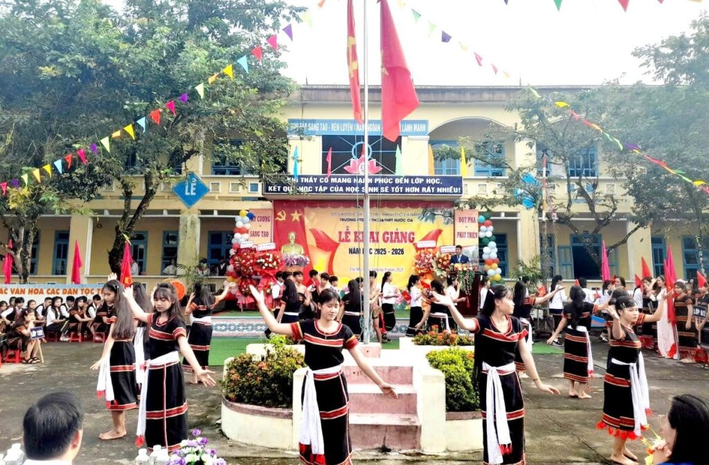 Khai giang nam hoc 2025 2026 25