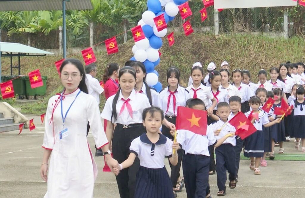Khai giang nam hoc 2025 2026 9