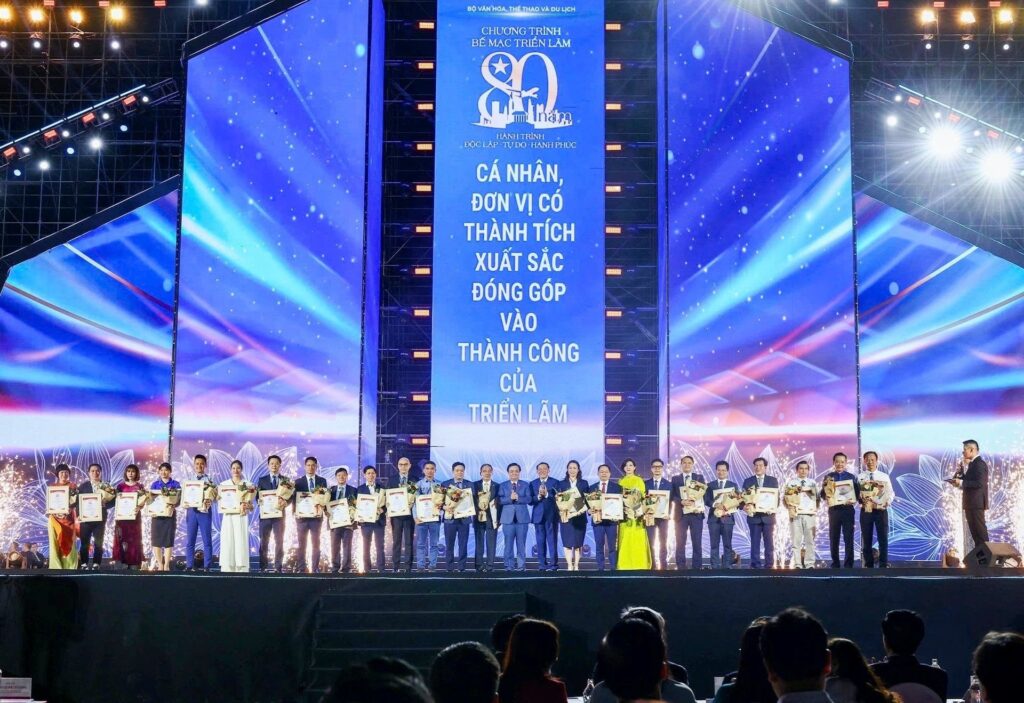Khong gian tieu bieu tai Trien lam thanh tuu dat nuoc