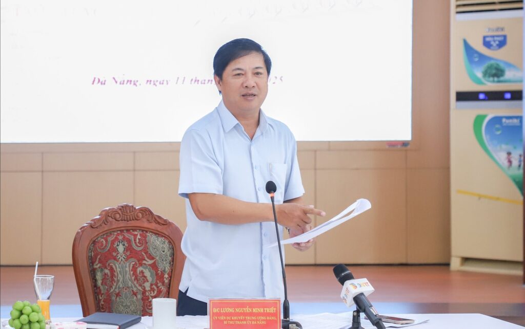 Lam viec voi Ban Tuyen giao va Dan van 9 2025