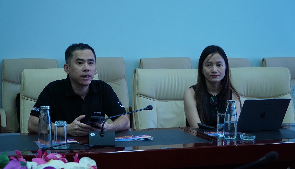 Lam viec voi doi tac xay dung Trung tam Tai chinh quoc te 6