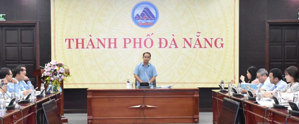 Lam viec voi truong Cao dang DN