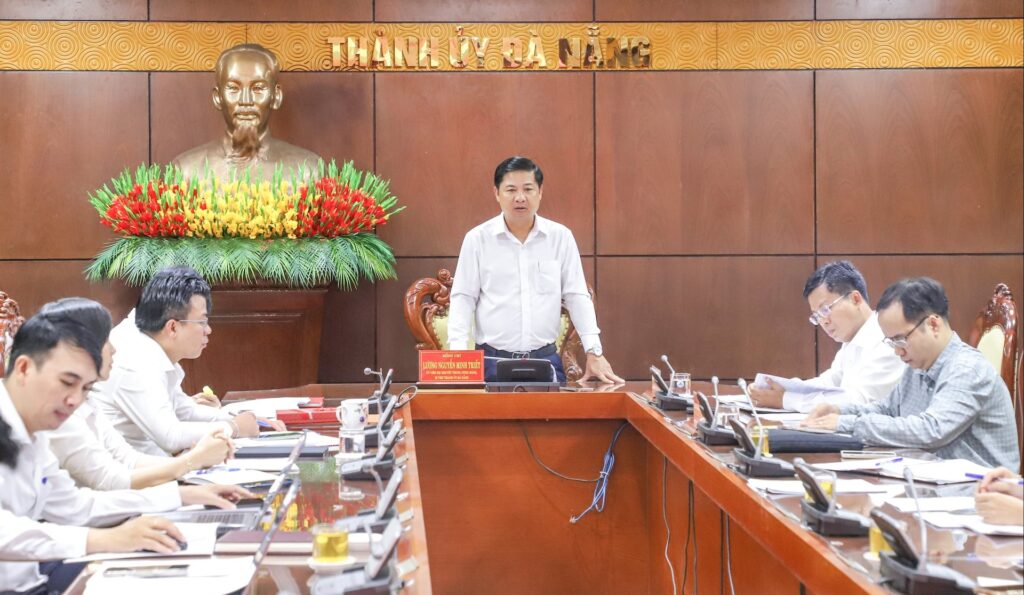 Lam viec voi van phong thanh uy 9 2025