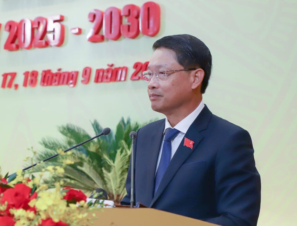 Phien tru bi DH Dang bo lan 1 6