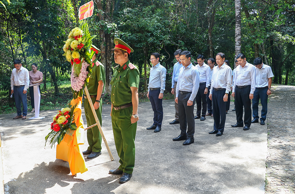 Tham gia dinh chinh sach Tra Tan Phuoc Tra 5