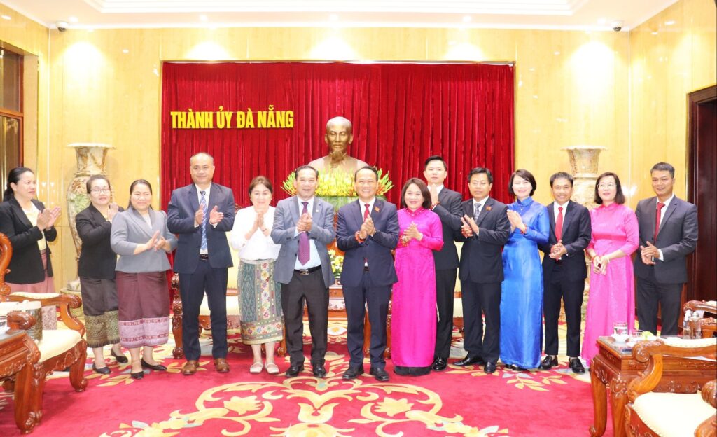 Tiep Bao Pasaxon Lao 1