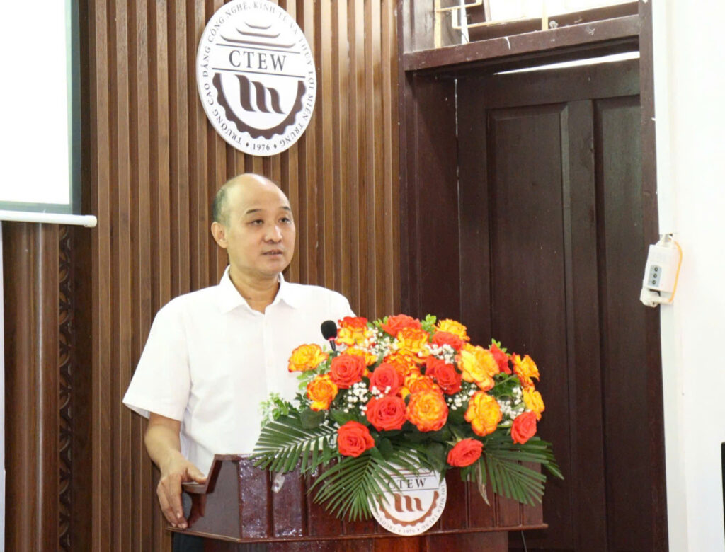 Tim giai phap chong xoi lo Trung Trung bo 8 2025