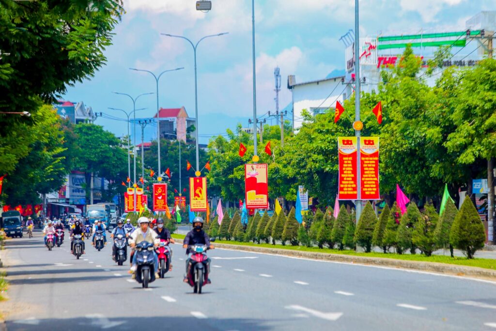 Trang tri mung dai hoi Dang 3