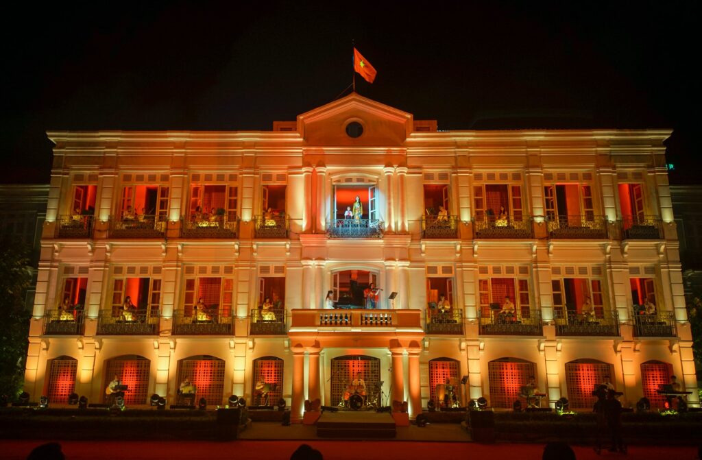 Người dân, du khách mãn nhãn với Chương trình nghệ thuật Danang Concert