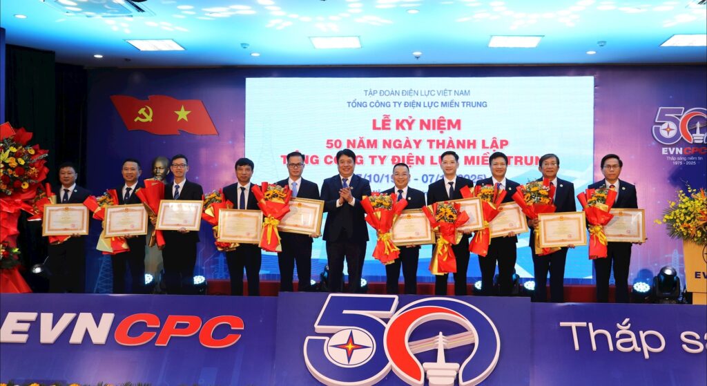 50 nam thanh lap dien luc mien Trung 1