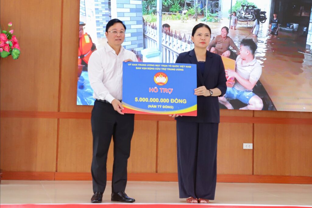 Ban Bi thu Tran Cam Tu thi sat mua bao 5