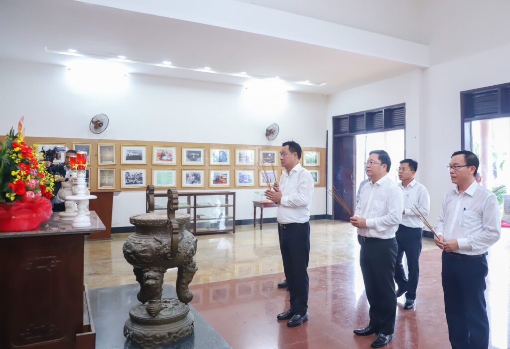 Bi thu Le Ngoc Quang dang huong 10 2025 6