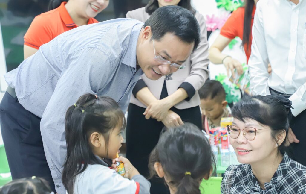 Bi thu Le Ngoc Quang tham Tra Lien 18