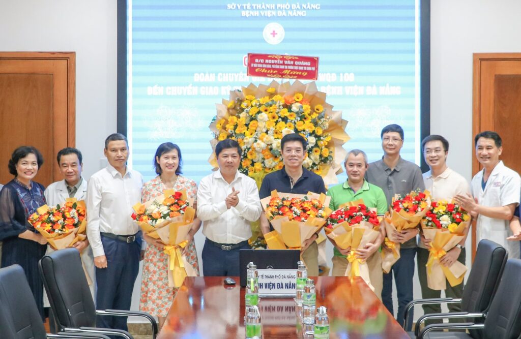 Chuc mung ca ghep gan dau tien tai Da Nang