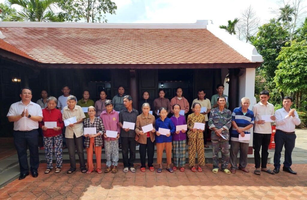 Dang huong cu Huynh Thuc Khang 1