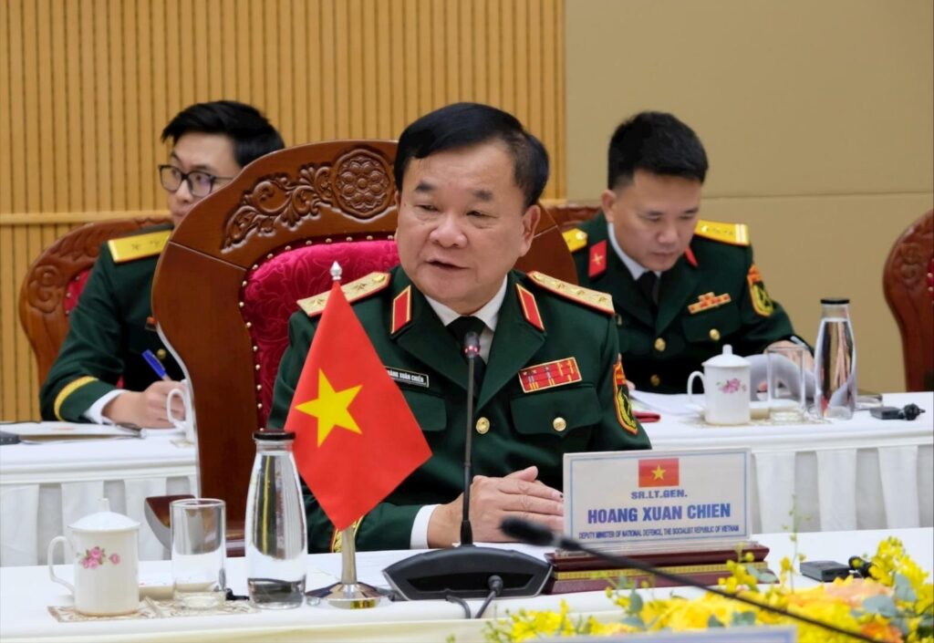Doi thoai quoc phong Viet Singapo 1