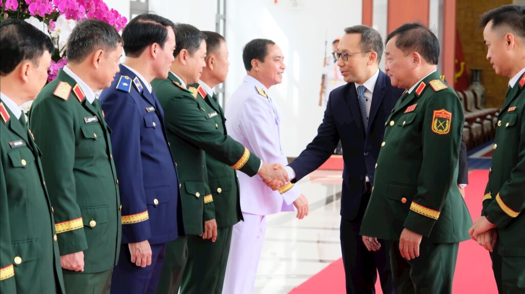 Doi thoai quoc phong Viet Singapo 4