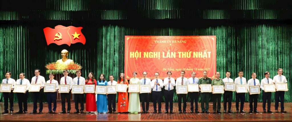Hoi nghi Thanh uy Da Nang lan thu 1 2