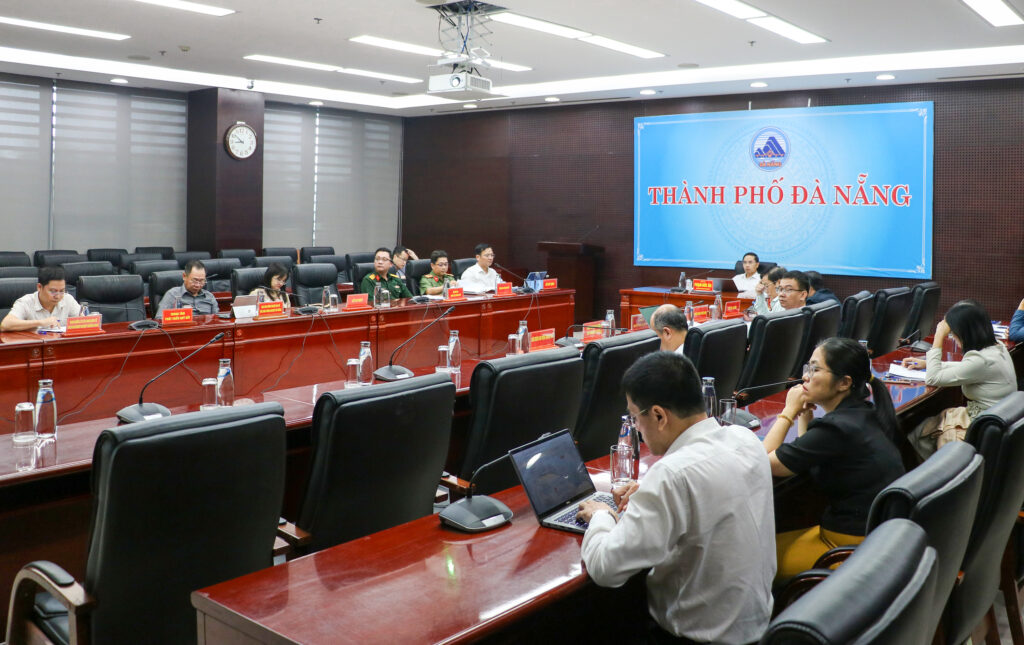 Hop trung uong ve nha o va chinh sach bat dong san 1
