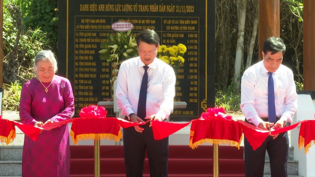 Khanh thanh nha bia Hoi Lien hiep Phu nu 1