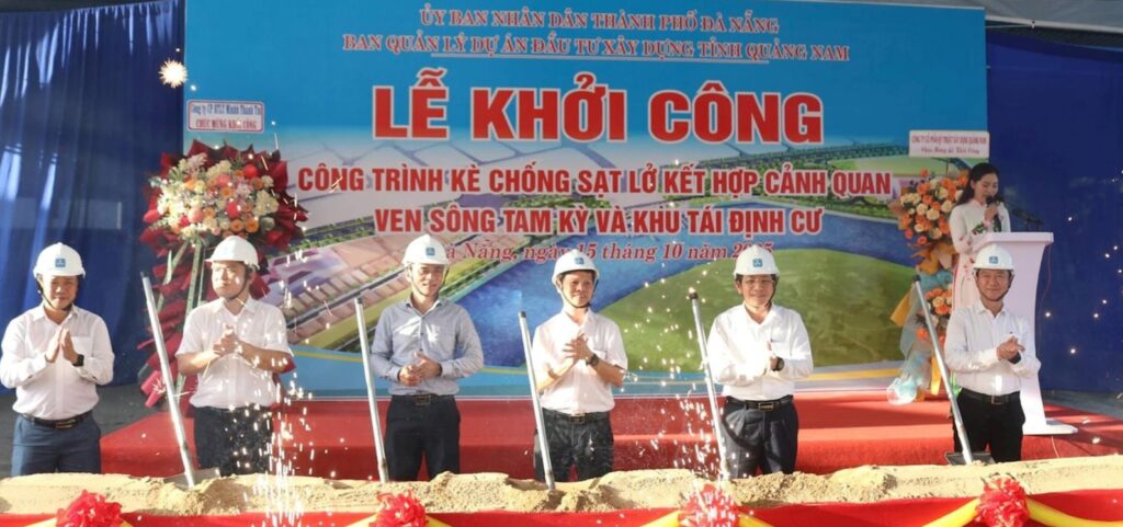Khoi cong ke sat lo ven song Tam Ky