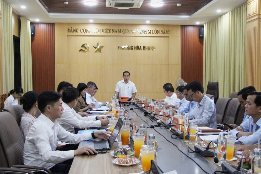 Kiem tra thuc te truong hoc tai Hoa Khanh 1