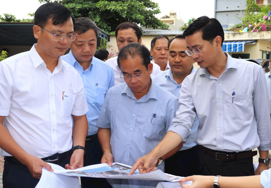 Kiem tra thuc te truong hoc tai Hoa Khanh 2