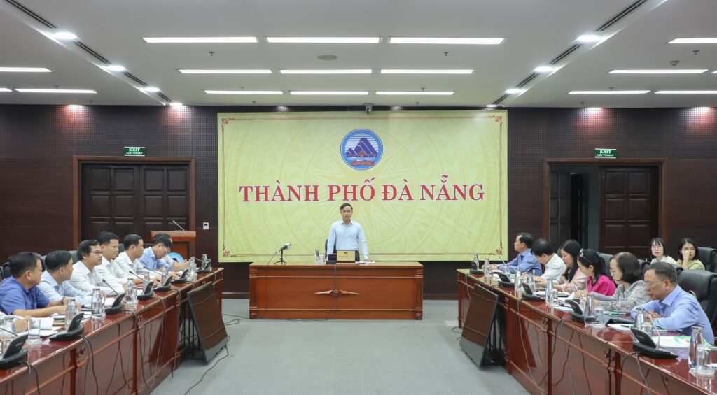 Lam viec voi Hoa Tien 10 2025 1