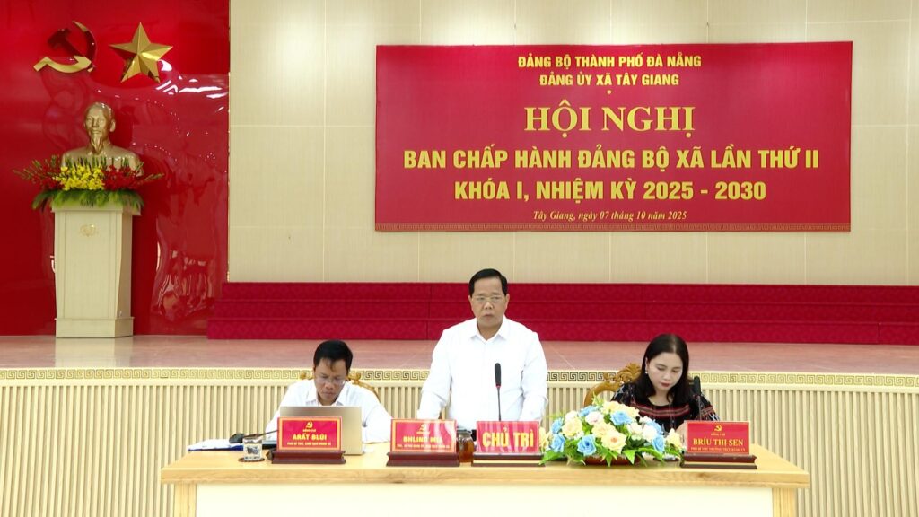 Lam viec voi Tay Giang 10 2025 1