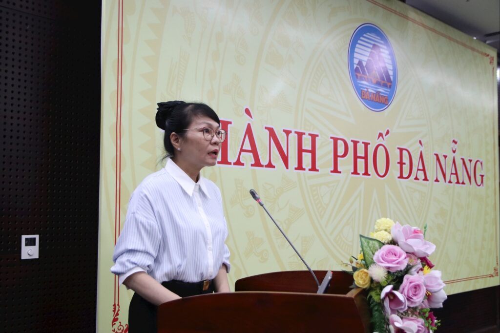 Lam viec voi Uy ban kinh te va Tai chinh Quoc hoi 3