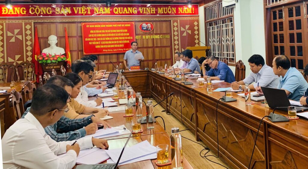 Lam viec voi xa Ben Hien Dong Giang 10 2025
